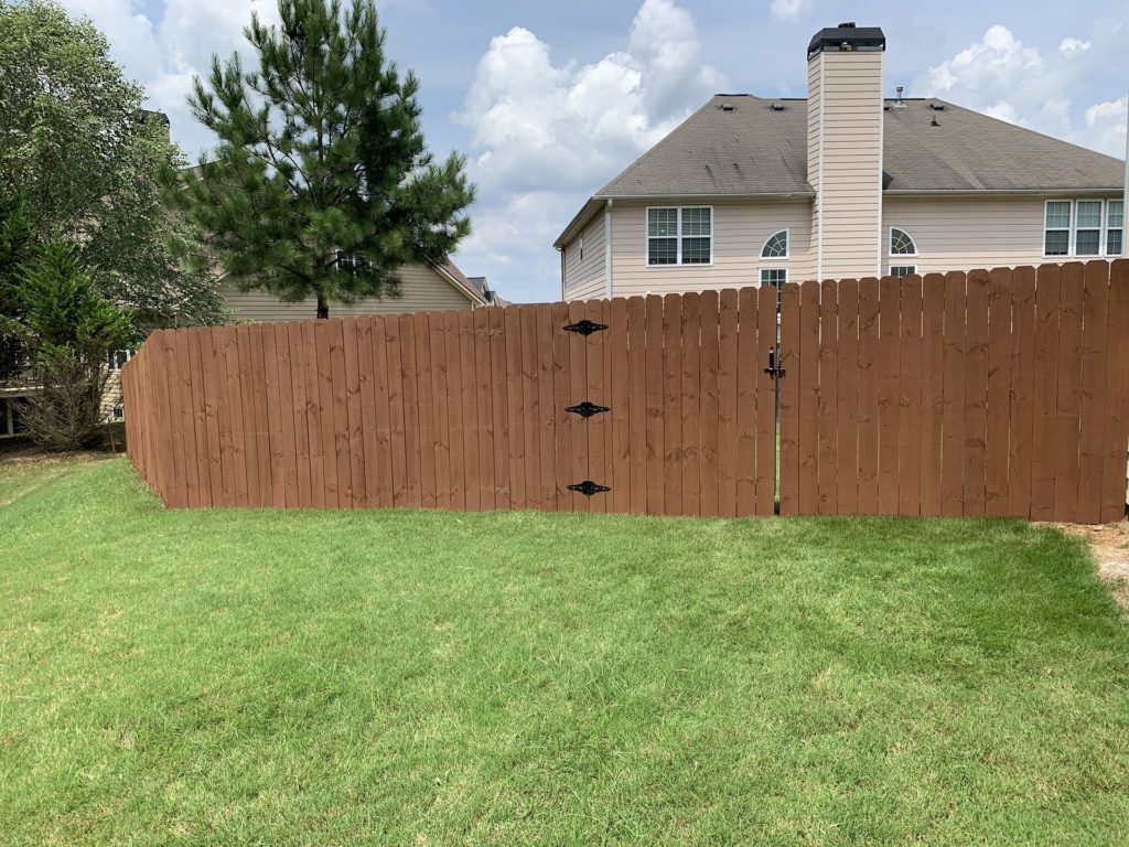 Homeowners: Fencing Can Give Your Property a Hidden Edge