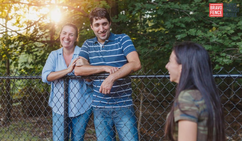 Proper Fence Etiquette to Keep Your Neighbors Happy
