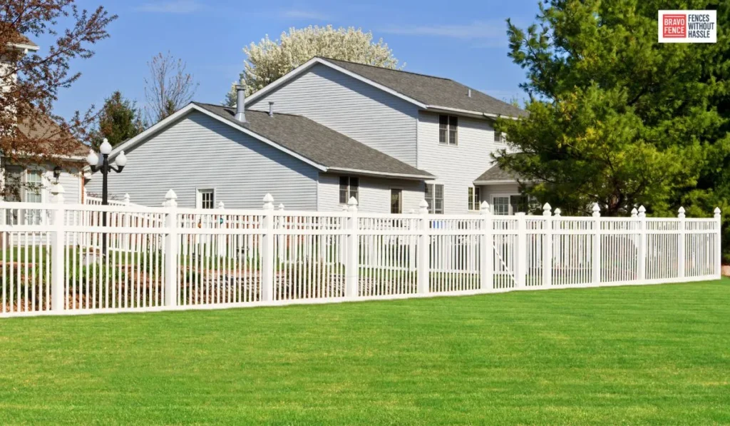 What are The Signs That Vinyl Fencing Needs Maintenance?