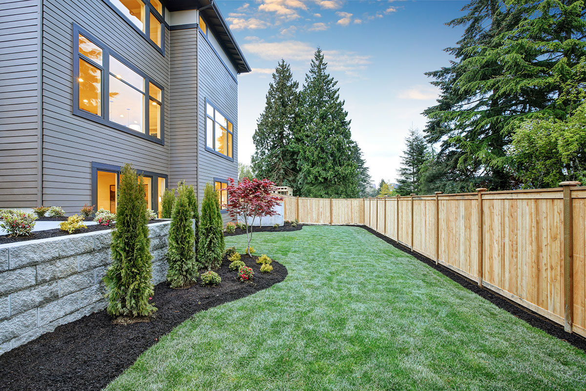 wood fence installer