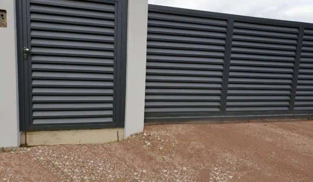Front Yard Fence Ideas with Gates