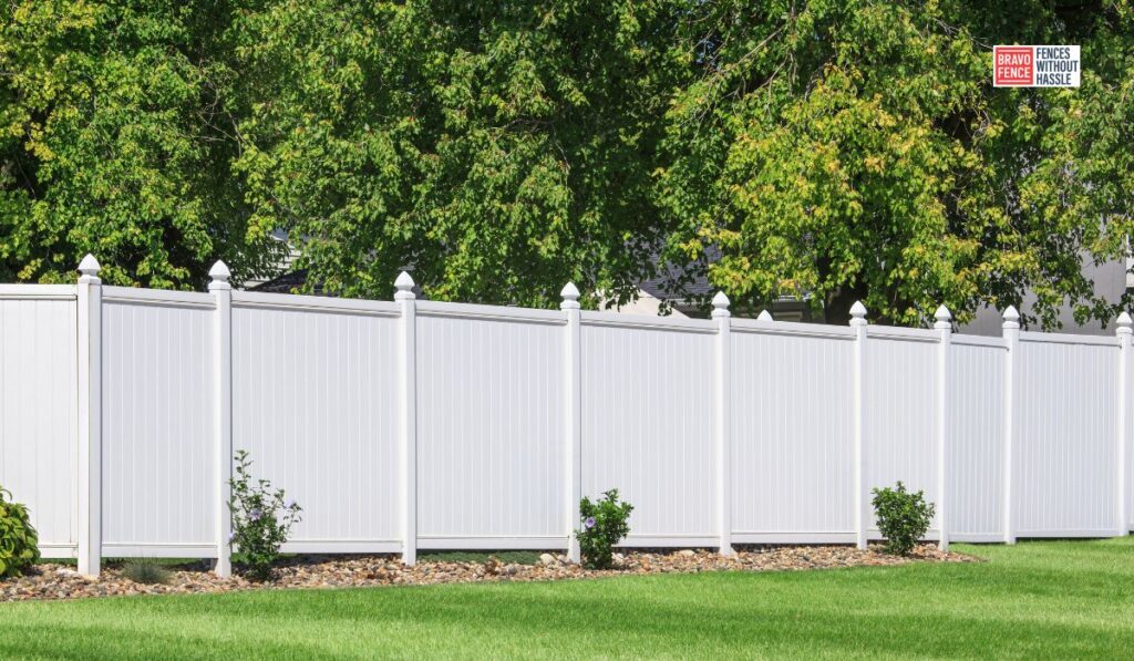Aluminum Fencing vs. Vinyl Fencing