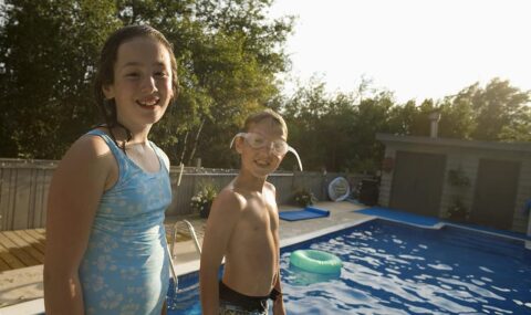 vinyl pool fence