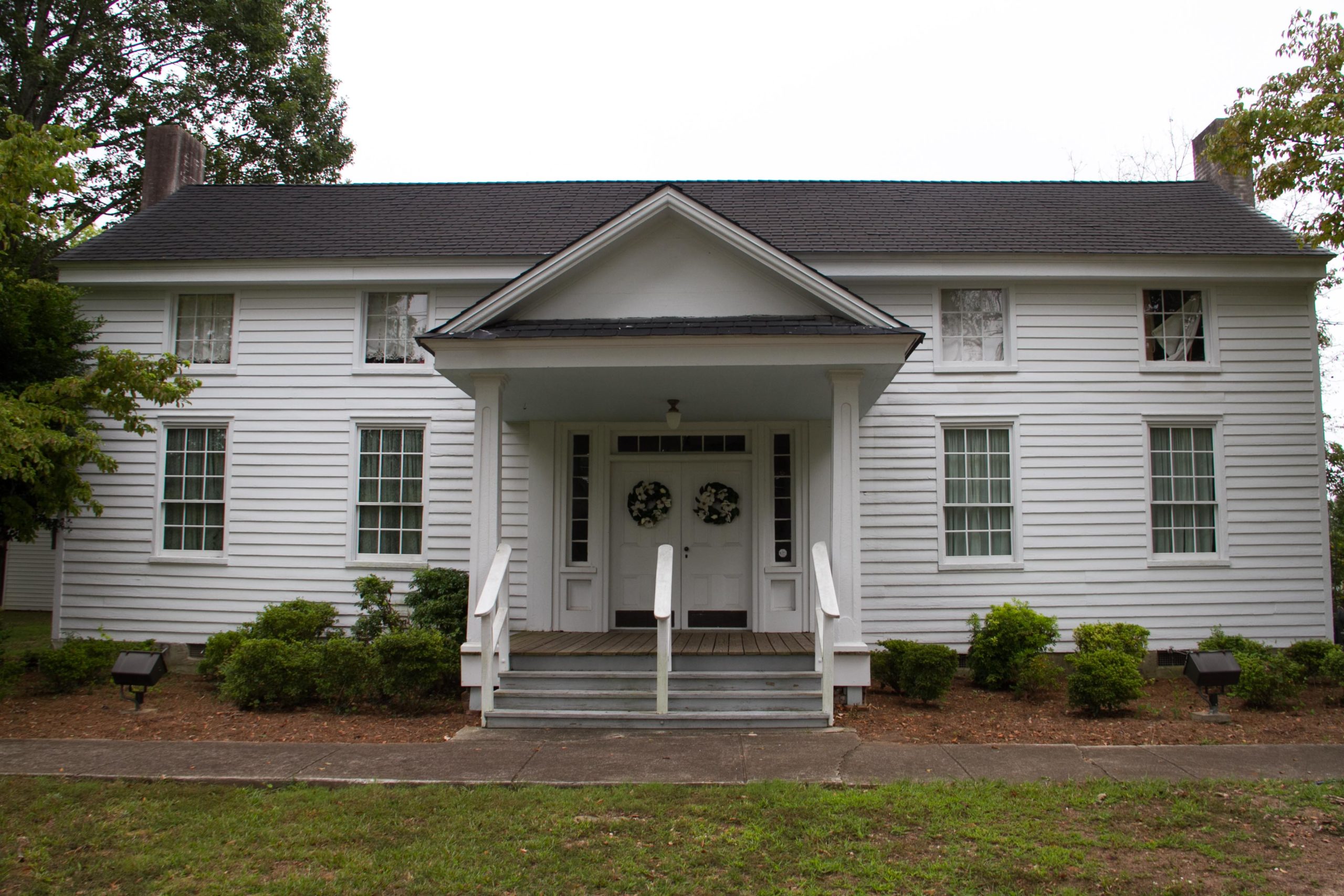 Front view of the Robert Mable House in Mableton, GA