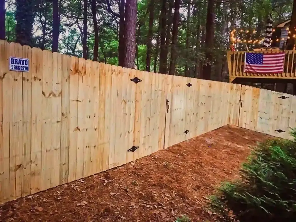 dog-ear-privacy-fence-bravo-fence