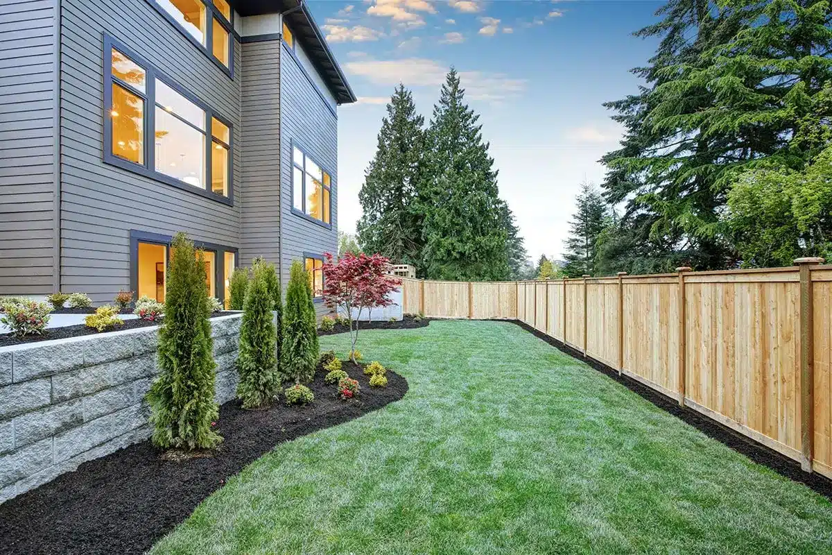 wood fence installer